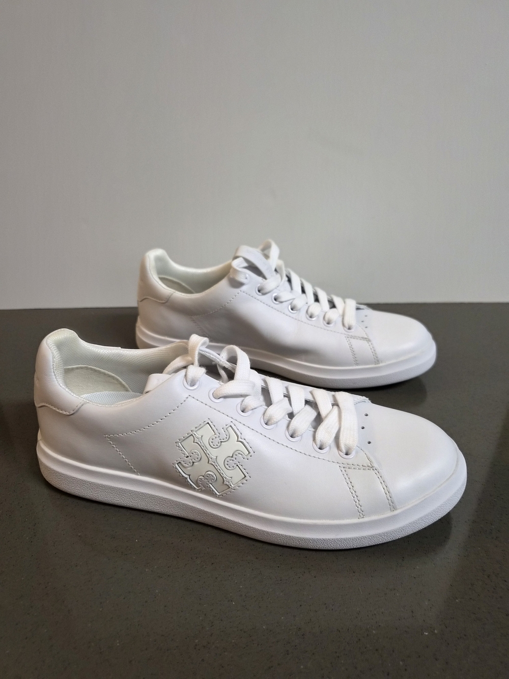 Tory Burch Double T Howell Court Leather Sneakers – White – Size 6.5M